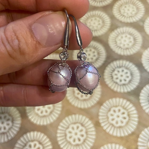 RJ Graziano Fresh Water pearl earrings - Picture 1 of 3